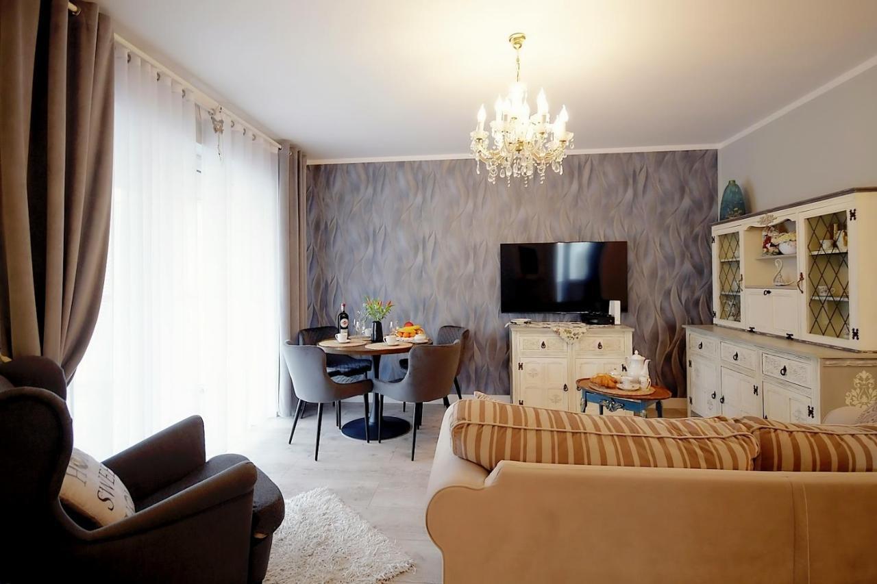 Miodowy Dom Exspanse Apartament 2 Lub 3 Pokoje Z Tarasem I Parkingiem Kołobrzeg Eksteriør billede