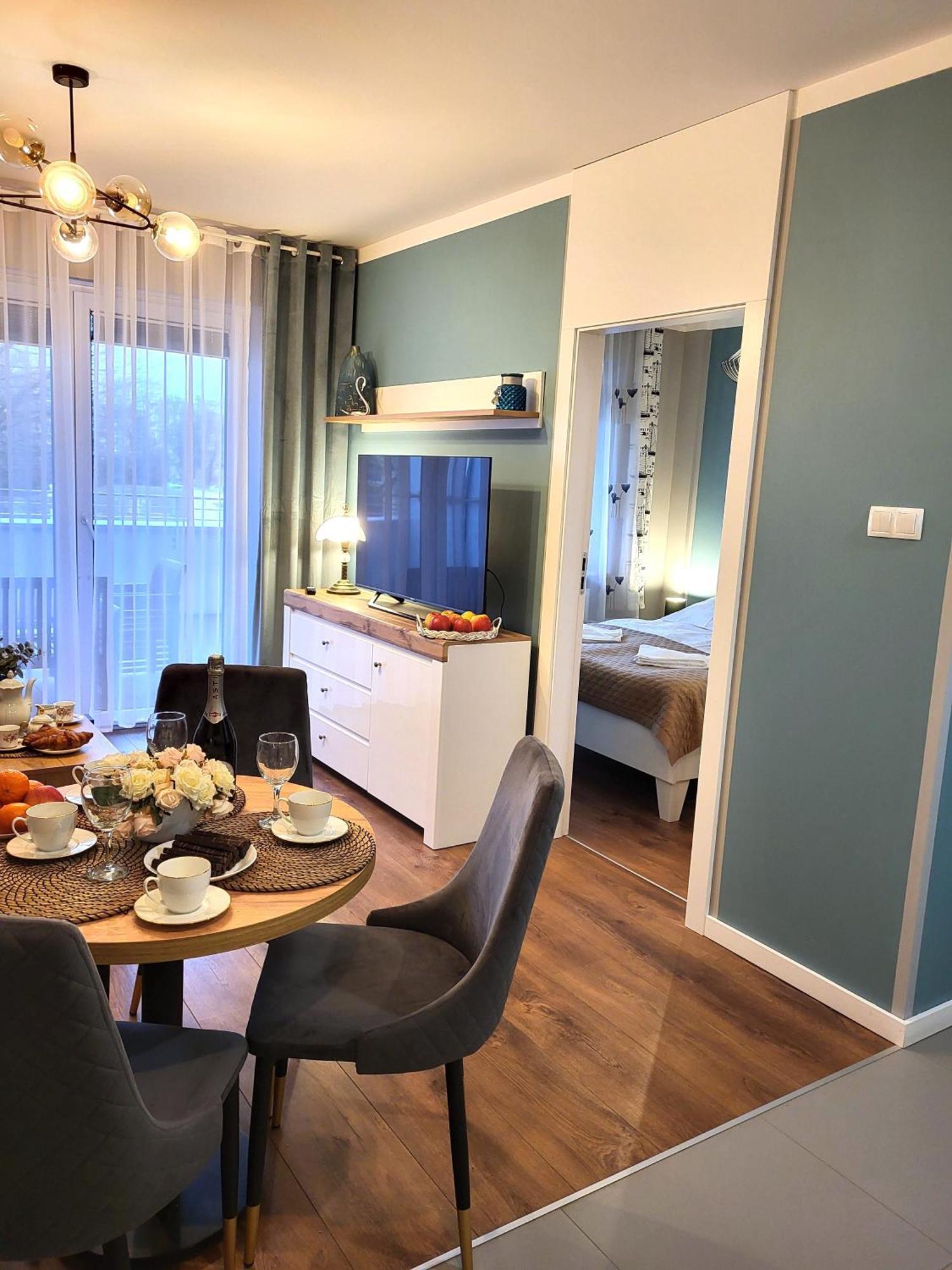 Miodowy Dom Exspanse Apartament 2 Lub 3 Pokoje Z Tarasem I Parkingiem Kołobrzeg Eksteriør billede